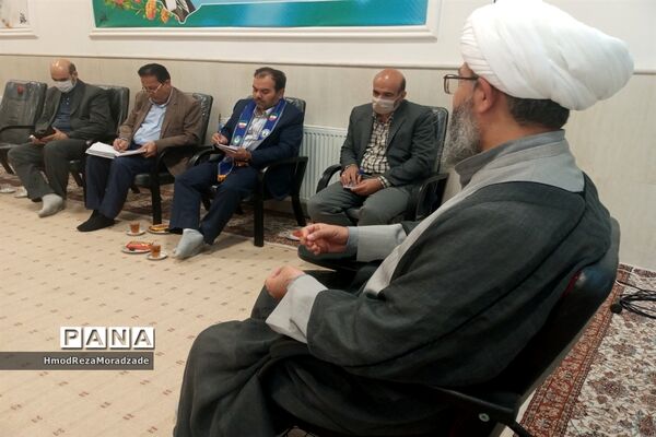 گردهمایی نماینده تشکل‌های دانش‌آموزی در دفتر امام جمعه کاشمر