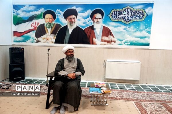 گردهمایی نماینده تشکل‌های دانش‌آموزی در دفتر امام جمعه کاشمر