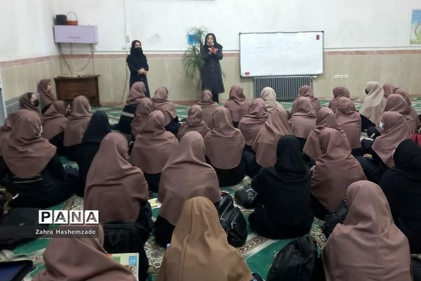 همایش مقابله با اضطراب امتحانی در دبیرستان مهدیه ناحیه یک شهرری