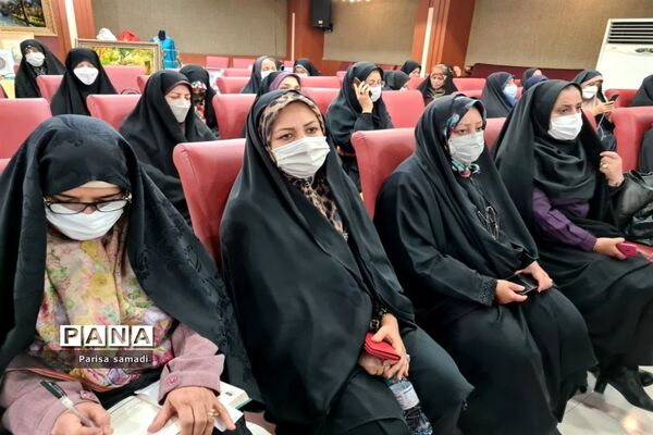 آیین تجلیل از معلمان نمونه استانی و منطقه‌ای در منطقه ۱۳ شهر تهران