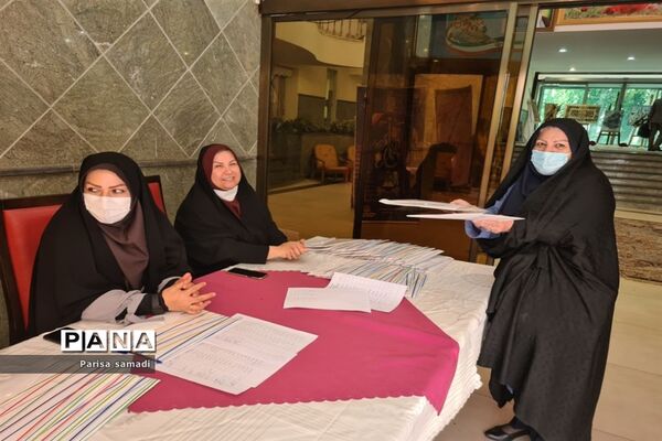 آیین تجلیل از معلمان نمونه استانی و منطقه‌ای در منطقه ۱۳ شهر تهران