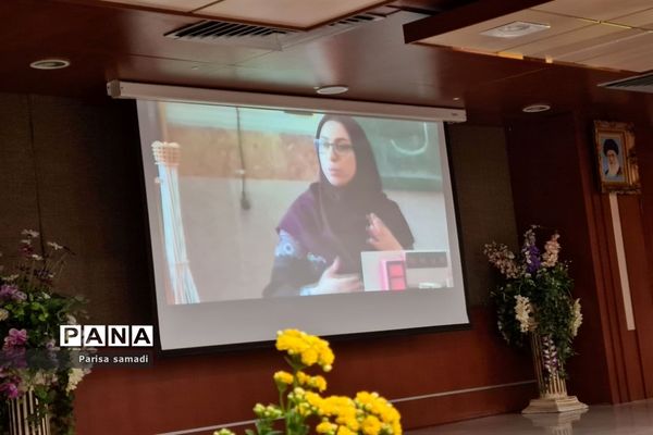 آیین تجلیل از معلمان نمونه استانی و منطقه‌ای در منطقه ۱۳ شهر تهران