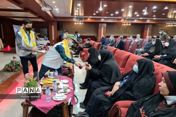 آیین تجلیل از معلمان نمونه استانی و منطقه‌ای در منطقه ۱۳ شهر تهران