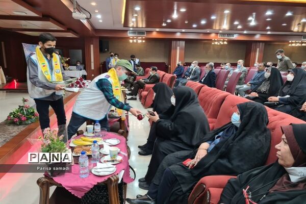 آیین تجلیل از معلمان نمونه استانی و منطقه‌ای در منطقه ۱۳ شهر تهران