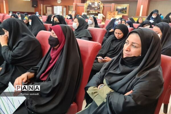 آیین تجلیل از معلمان نمونه استانی و منطقه‌ای در منطقه ۱۳ شهر تهران
