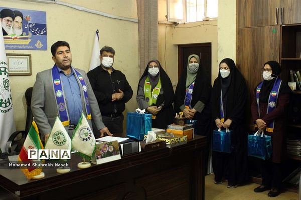 دیدار جمعی از دانش‌آموزان مدرسه تشکیلاتی پاینده با مدیر سازمان دانش‌آموزی استان خوزستان