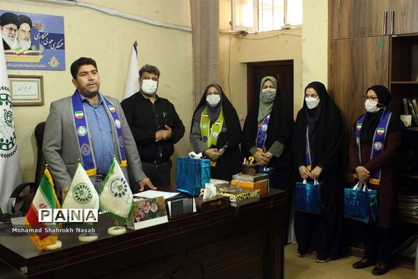 دیدار جمعی از دانش‌آموزان مدرسه تشکیلاتی پاینده با مدیر سازمان دانش‌آموزی استان خوزستان