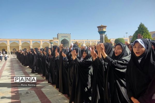 اجرای بزرگ سرود سلام فرمانده در کاشمر