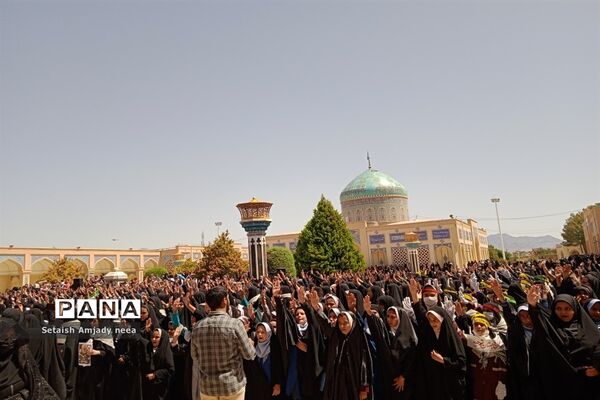 اجرای بزرگ سرود سلام فرمانده در کاشمر