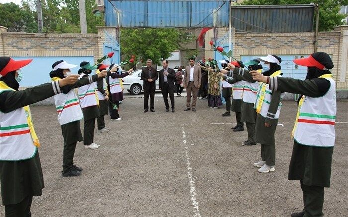 کلنگ‌زنی احداث سالن ورزشی طرح شهید سلیمانی در دبیرستان سبلان ناحیه یک اردبیل