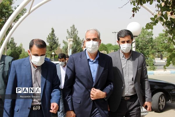 بازدید وزیر آموزش و پرورش از واحدهای آموزشی و پروژه‌های ورزشی اسلامشهر