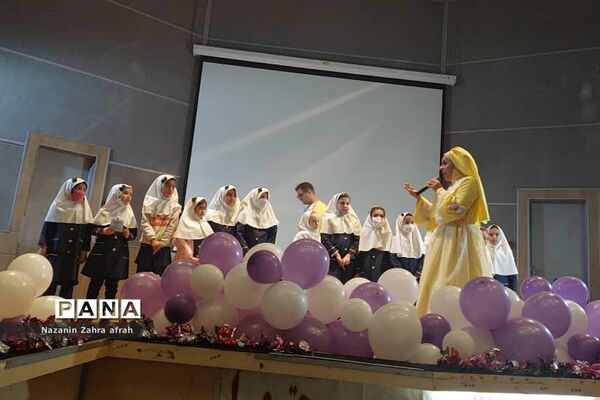 برگزاری‌جشن الفبا در بین دانش‌آموزان کلاس اولی رودهن