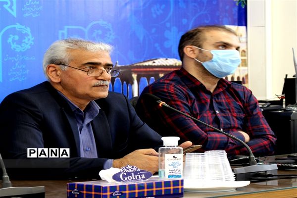 برگزاری مرحله فینال مسابقات مناظره دانش‌آموزی در اصفهان