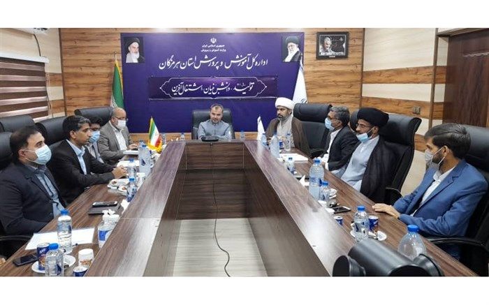 توسعه متوازن و عدالت آموزشی و پرورشی در حوزه قرآن، عترت و نماز اجرا خواهد شد