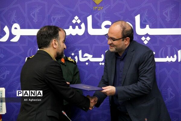 نشست صمیمی فرمانده سپاه عاشورا آذربایجان شرقی با اصحاب رسانه
