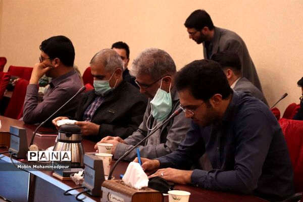 نشست صمیمی فرمانده سپاه عاشورا آذربایجان شرقی با اصحاب رسانه