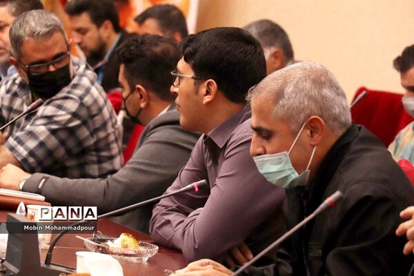 نشست صمیمی فرمانده سپاه عاشورا آذربایجان شرقی با اصحاب رسانه