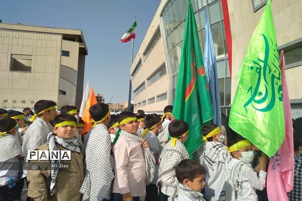 سرود حماسی سلام فرمانده در میدان شهدای مشهد