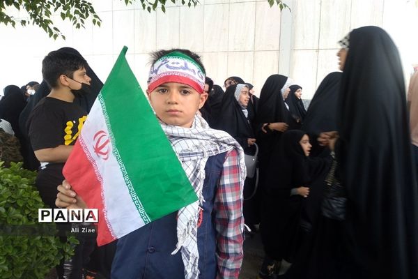 سرود حماسی سلام فرمانده در میدان شهدای مشهد