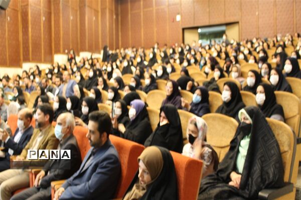تجلیل از معلمان مدارس استثنایی
