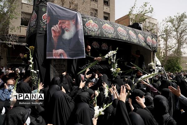 مراسم تشییع پیکر مرحوم  آیت الله فاطمی‌نیا در دانشگاه تهران