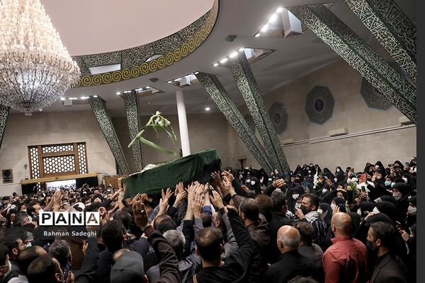 مراسم تشییع پیکر مرحوم  آیت الله فاطمی‌نیا در دانشگاه تهران