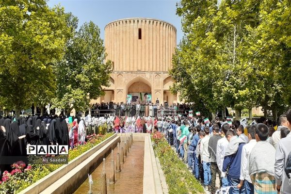 اجرای مراسم سرود سلام فرمانده در کلات