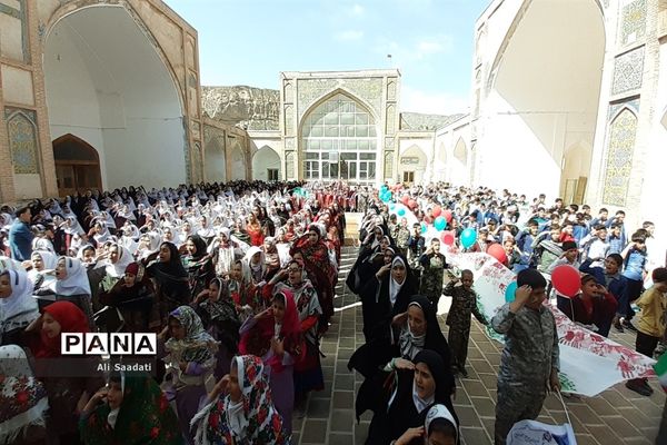 اجرای مراسم سرود سلام فرمانده در کلات