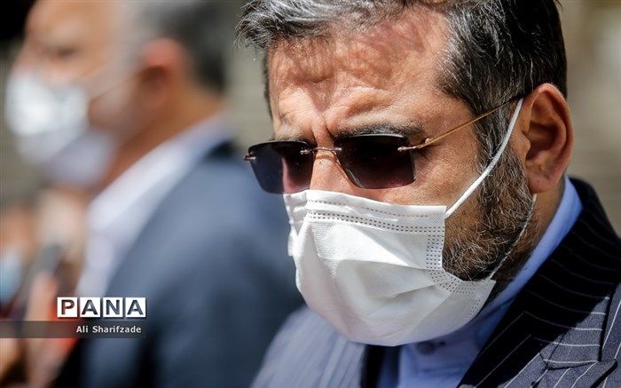 وزیر ارشاد: کاغذ با ارز ترجیحی با دستور رئیس‌جمهوری در حال تامین است