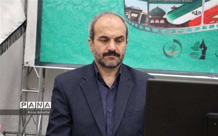 معلمان دوره اول متوسطه به شناخت هیجانی و جسمانی دانش‌آموزان این دوره توجه ویژه کنند