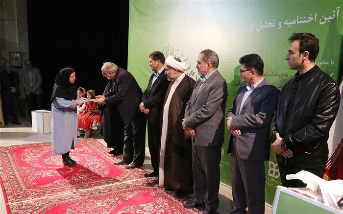 لباس در فرهنگ ایرانی و اسلامی، مبتنی بر معنویت است