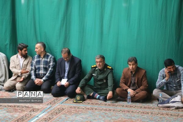 اجرای سرود سلام فرمانده در مسجد مقدس جمکران-1