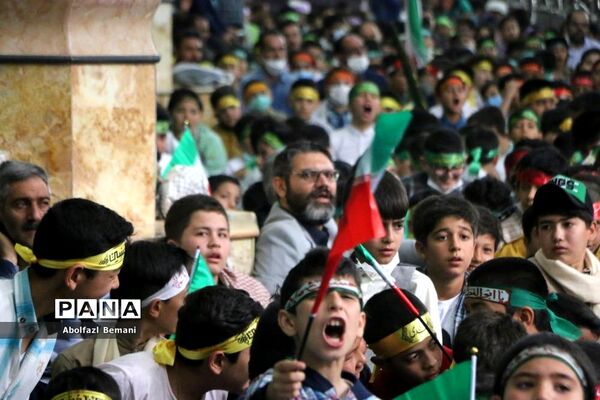 اجرای سرود سلام فرمانده در مسجد مقدس جمکران-1