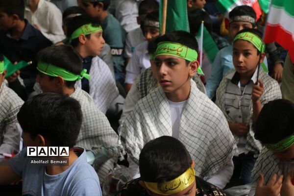 اجرای سرود سلام فرمانده در مسجد مقدس جمکران-1