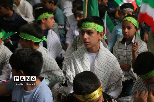 اجرای سرود سلام فرمانده در مسجد مقدس جمکران-1