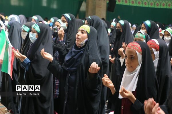 همخوانی سرود سلام فرمانده در مسجد مقدس جمکران-2