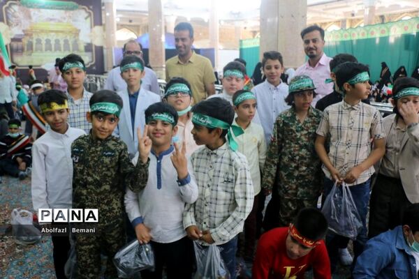 همخوانی سرود سلام فرمانده در مسجد مقدس جمکران-2