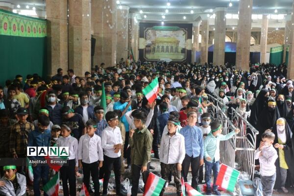 همخوانی سرود سلام فرمانده در مسجد مقدس جمکران-2
