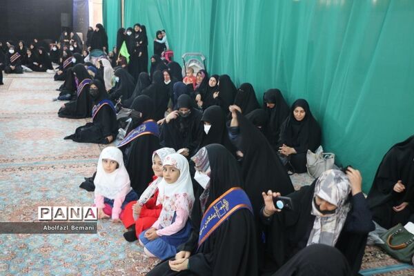 اجرای سرود سلام فرمانده در مسجد مقدس جمکران-3