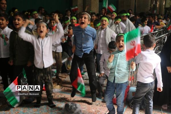 اجرای سرود سلام فرمانده در مسجد مقدس جمکران-3