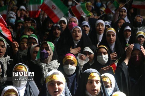 اجرای سرود سلام فرمانده در مسجد مقدس جمکران-3