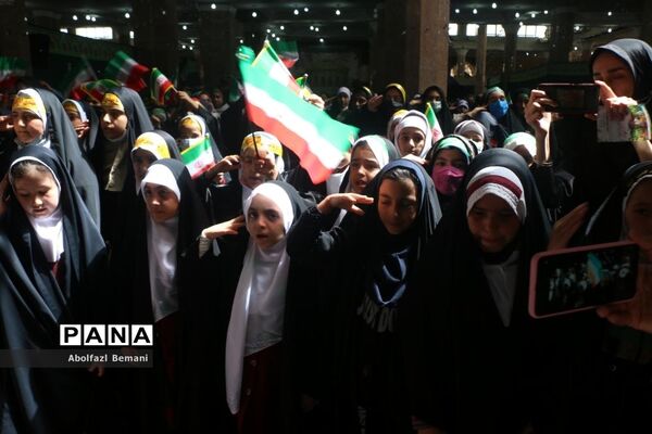 اجرای سرود سلام فرمانده در مسجد مقدس جمکران-3