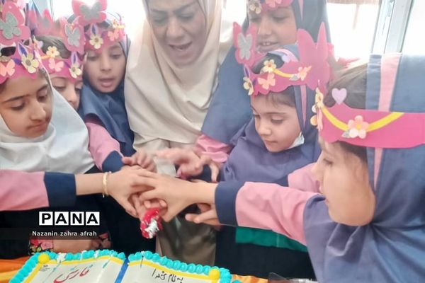 برگزاری مراسم جشن الفبا در دبستان امام رضا(ع) رودهن