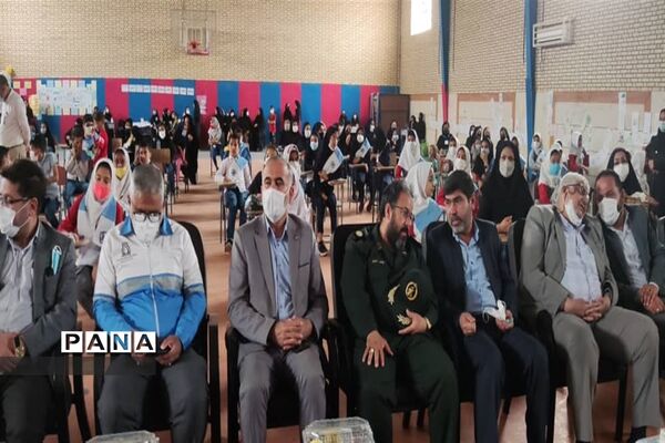 آیین تقدیر از مراقبین و سفیران سلامت دانش‌آموزی در حمیدیه