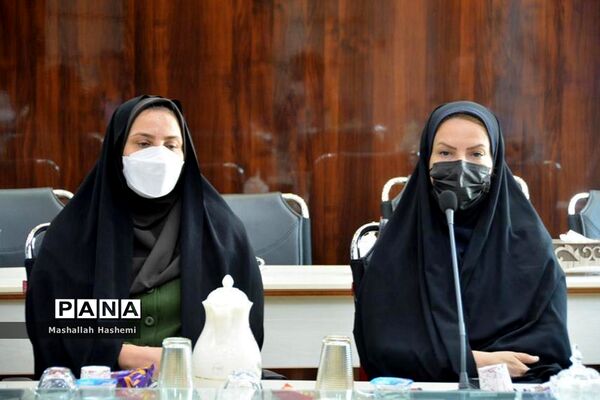 نشست هم‌اندیشی معاونت آموزش ابتدایی اداره‌کل آموزش و پرورش استان بوشهر