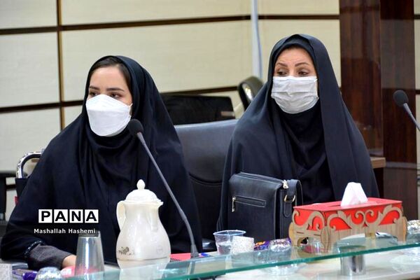نشست هم‌اندیشی معاونت آموزش ابتدایی اداره‌کل آموزش و پرورش استان بوشهر