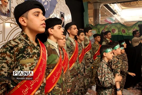 اجرای سرود 1400 نفری سلام فرمانده دانش آموزان در مسجد جمکران-4