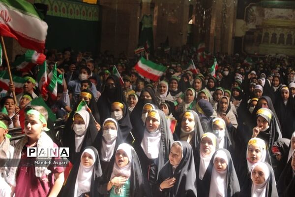 اجرای سرود 1400 نفری سلام فرمانده دانش آموزان در مسجد جمکران-4
