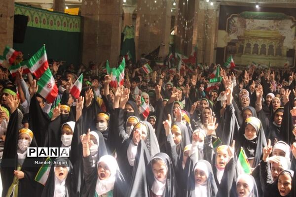 اجرای سرود 1400 نفری سلام فرمانده دانش آموزان در مسجد جمکران-4