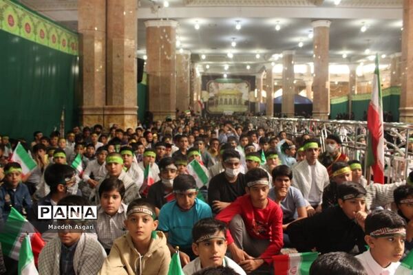 اجرای سرود 1400 نفری سلام فرمانده دانش آموزان در مسجد جمکران-4